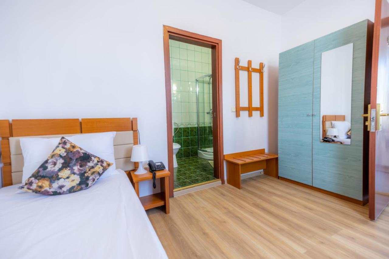Hotel Sir Lujerului بوخارست المظهر الخارجي الصورة