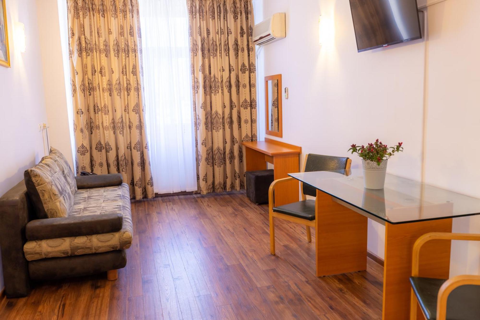 Hotel Sir Lujerului بوخارست المظهر الخارجي الصورة
