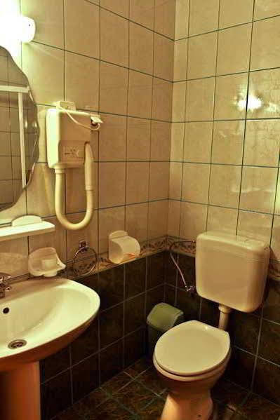 Hotel Sir Lujerului بوخارست المظهر الخارجي الصورة